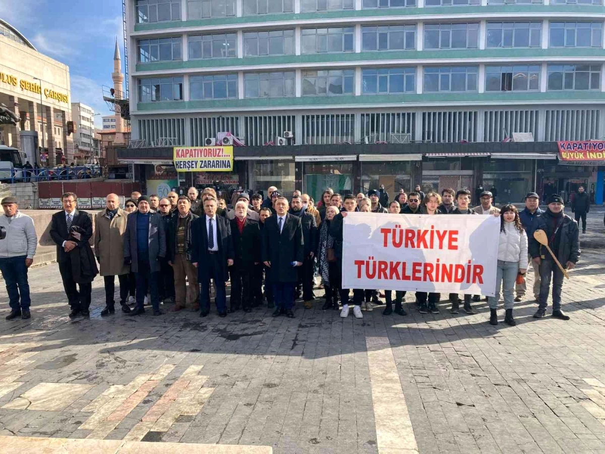 Türkiye Türklerindir Birliği\'nden Anayasa\'dan Türk ifadesinin çıkarılması söylemlerine sert tepki