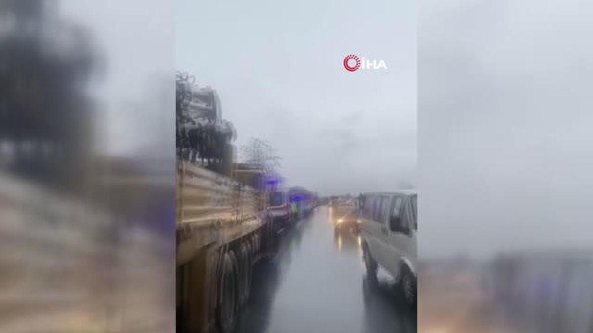 Yağış sonrası kayganlaşan yolda zincirleme kaza: 7 yaralı