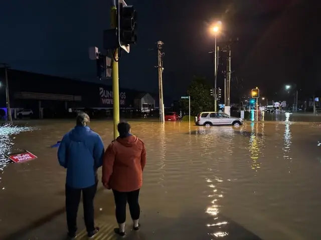 Yeni Zelanda, Geniş Çaplı Sellerin Ardından En Büyük Kenti Auckland'da Olağanüstü Hal İlan Etti