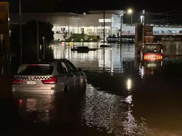 Yeni Zelanda, Geniş Çaplı Sellerin Ardından En Büyük Kenti Auckland'da Olağanüstü Hal İlan Etti