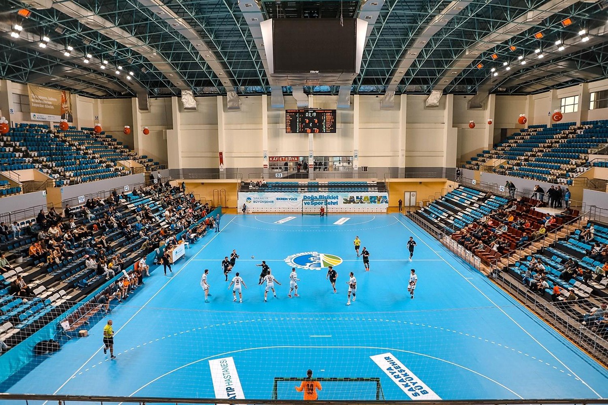 Büyükşehir Hentbol zirve takibini sürdürdü
