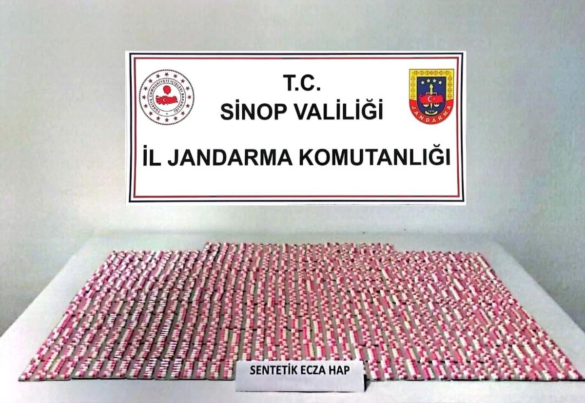 Çalıştığı otobüsle 3 bin 135 uyuşturucu hap getiren muavin yakalandı