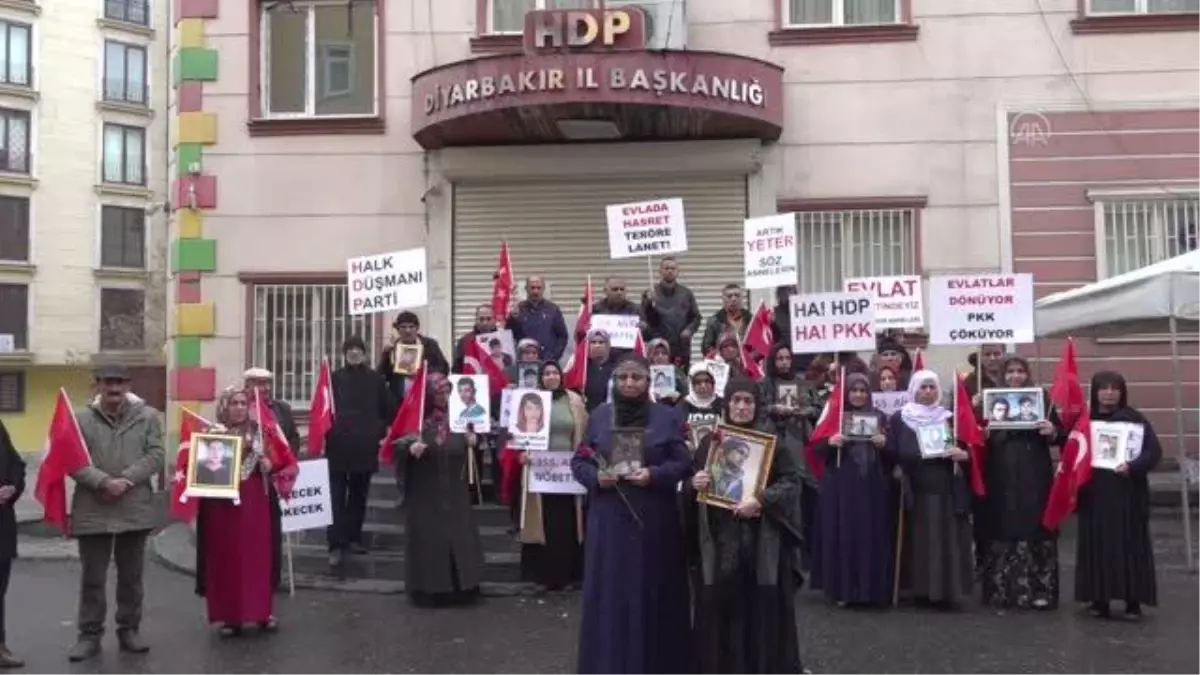 Diyarbakır annelerinin oturma eylemine katılım sürüyor