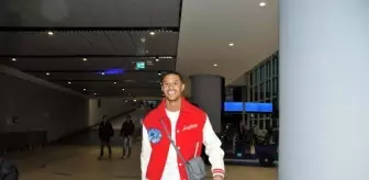 Fenerbahçe'nin yeni transferi Oosterwolde, İstanbul'da