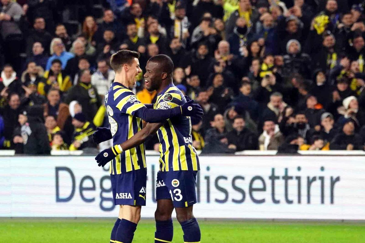 Fenerbahçe, Valencia ile kazandı