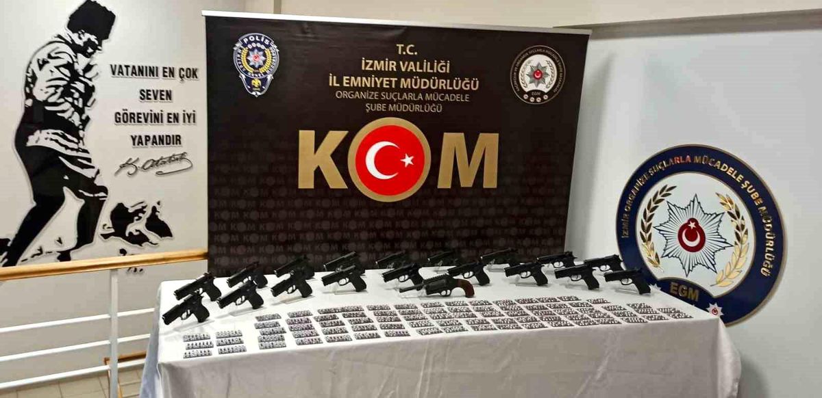 İzmir polisinden yasa dışı silah ticareti operasyonu