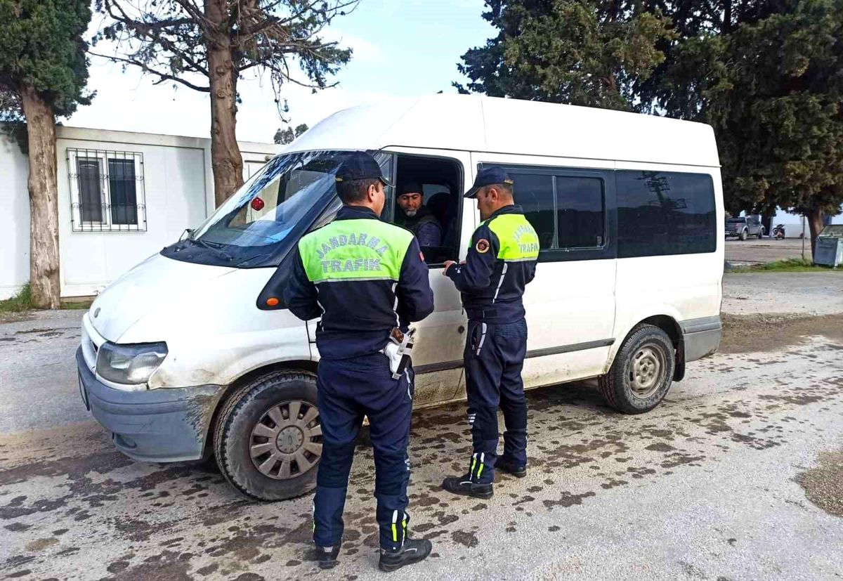 Jandarma ekiplerinden emniyet kemeri denetimi