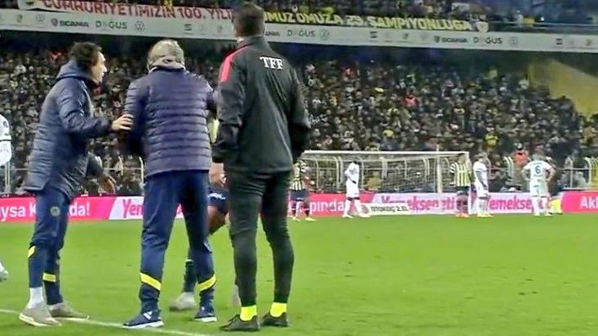 Kadıköy'de neler oldu neler! Fenerbahçe-Kasımpaşa maçında 6 dakikada yaşananların izahı çok zor