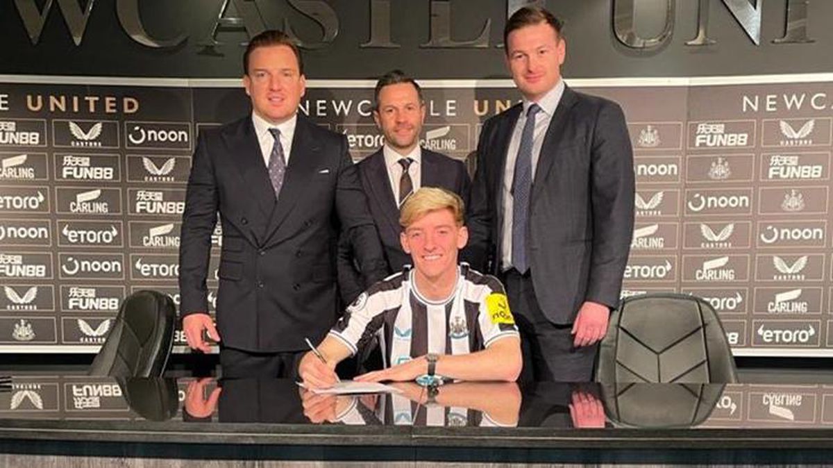 Newcastle United çıldırdı! Everton'ın genç yıldızı rekor paraya imzayı attı