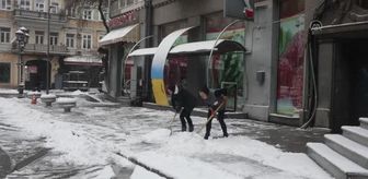 Odessa'da kar yağışı etkili oluyor