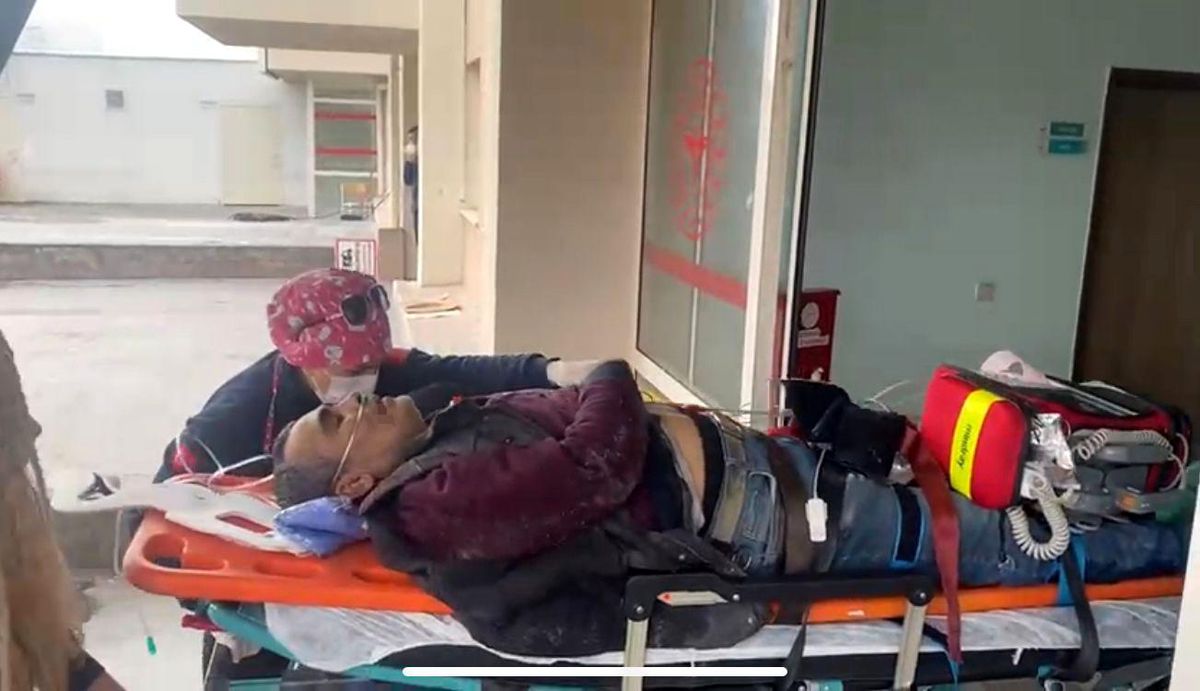 Yüksekten düşen işçi ağır yaralandı