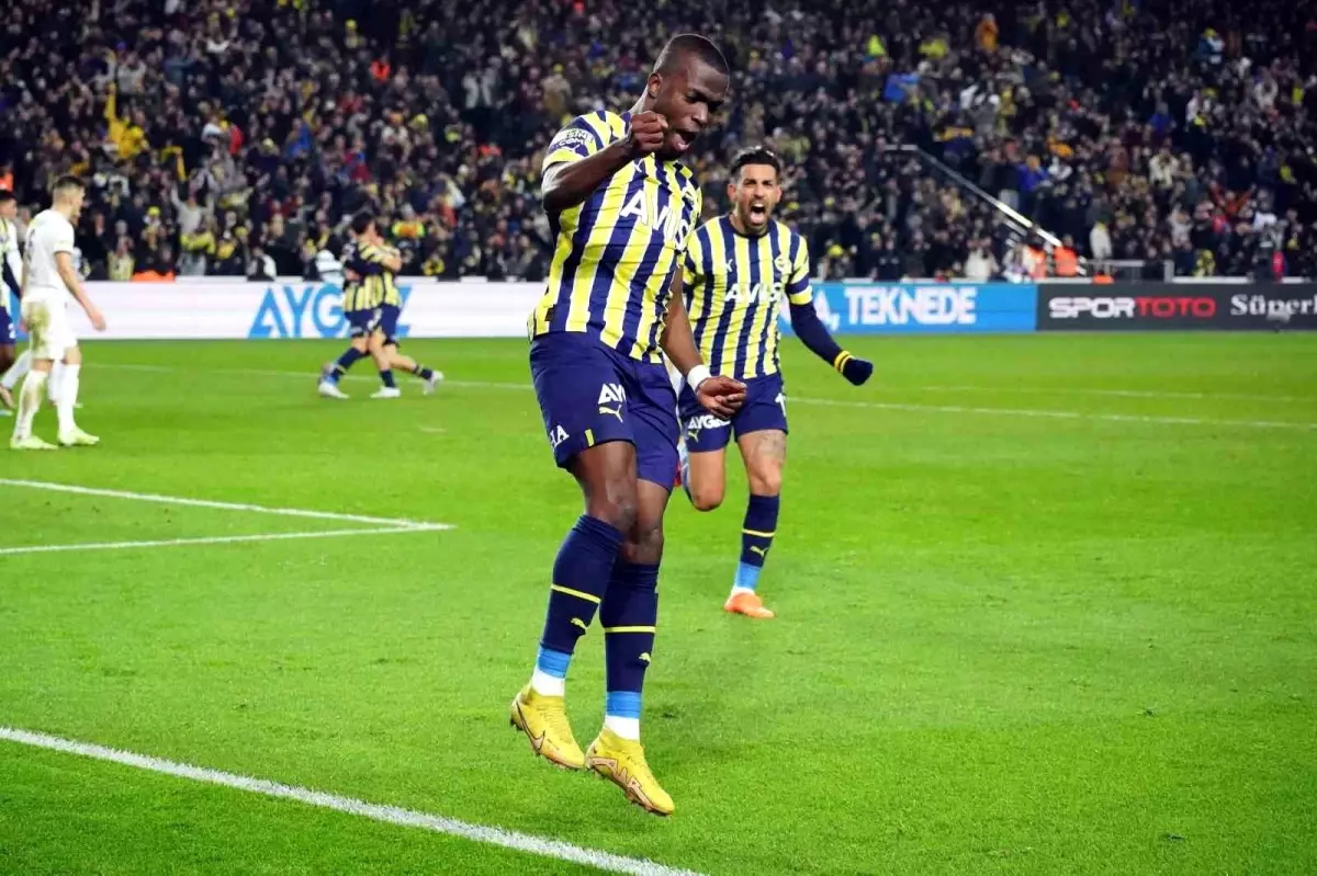 Fenerbahçe\'de 12 yıl sonra bir ilk