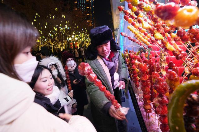 Harbin'de Gıda Fuarının Buzdan Stantları Büyük İlgi Çekiyor Harbin'de Gıda Fuarının Buzdan Stantları Büyük İlgi Çekiyor