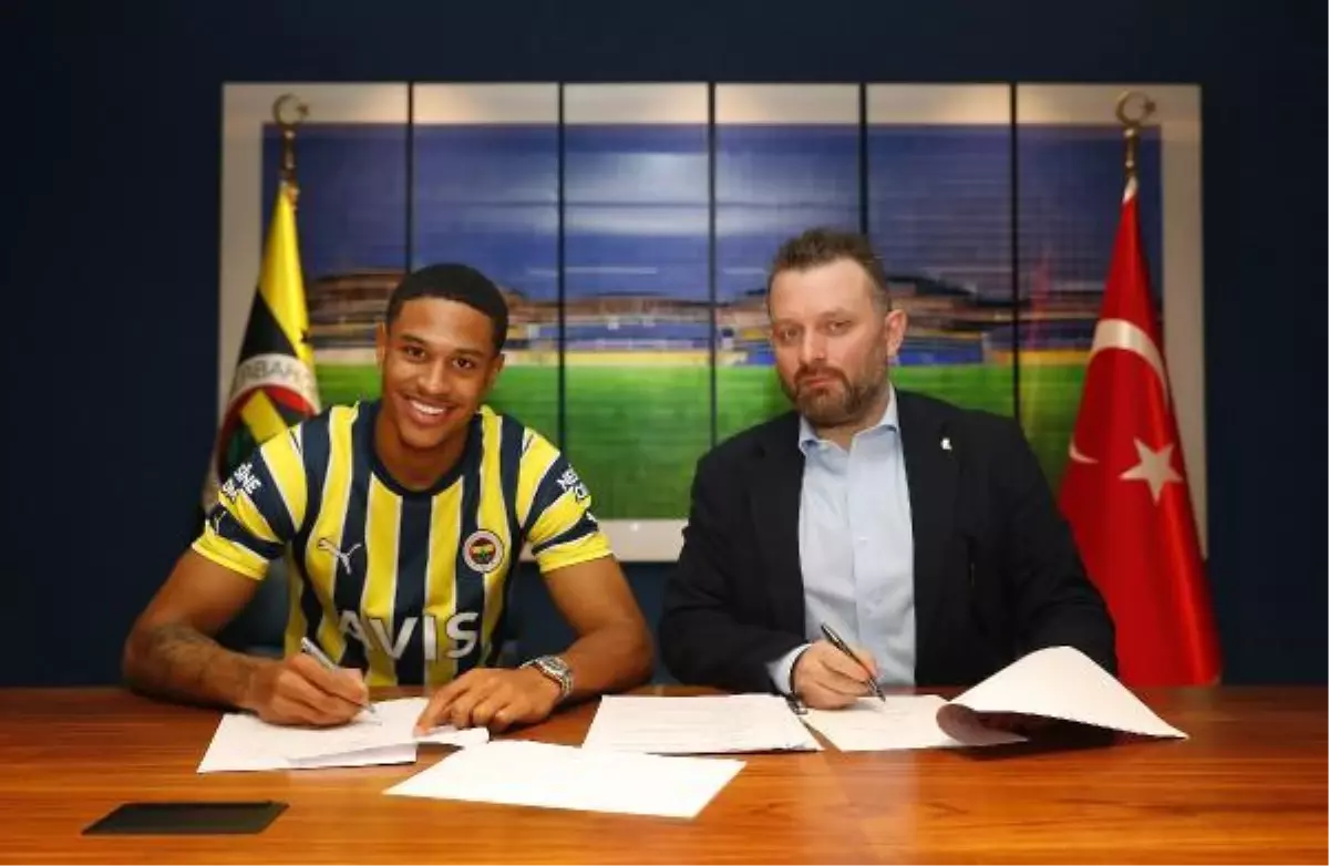 Jayden Oosterwolde resmen Fenerbahçe\'de