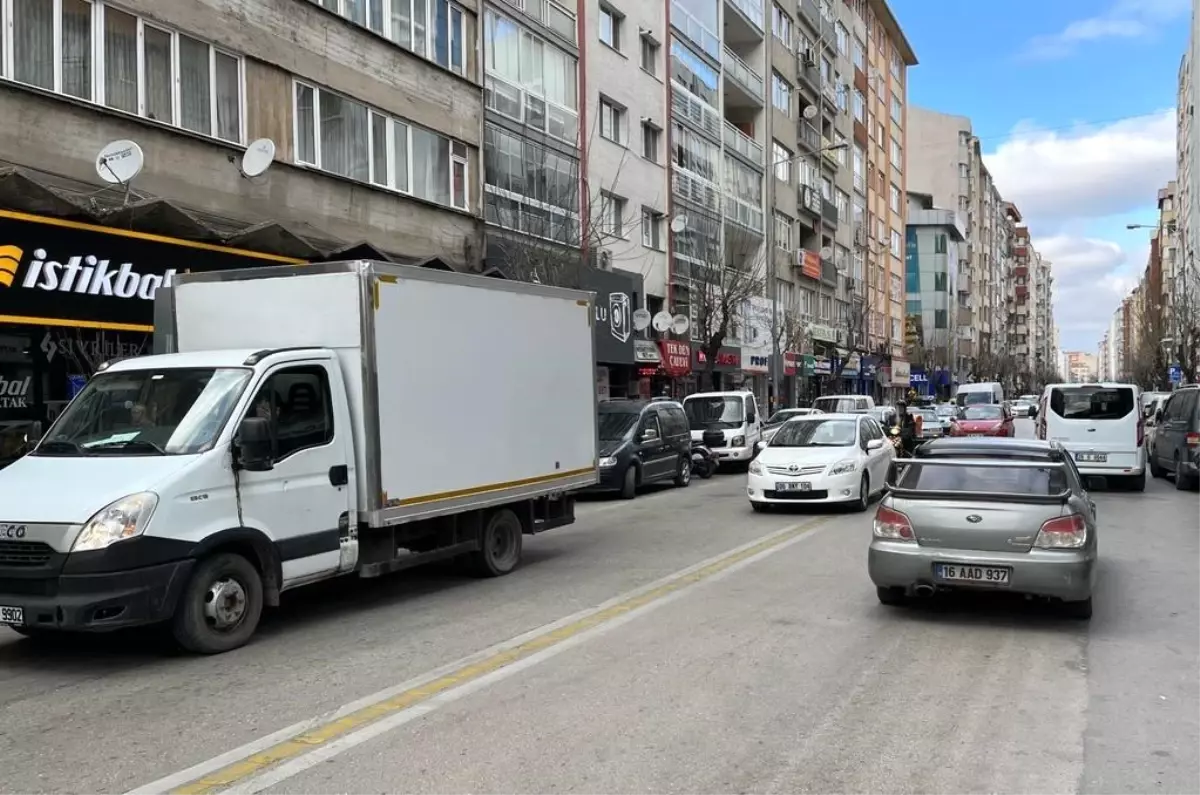 Kent merkezinde trafik problemi her geçen gün artıyor