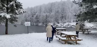 Kütahya'da Kocayayla Geçidi, kar yağışıyla bembeyaz