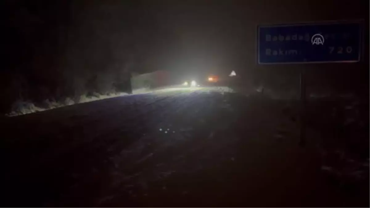 ZONGULDAK - Zonguldak'ın yüksek kesimlerinde kar etkili oluyor