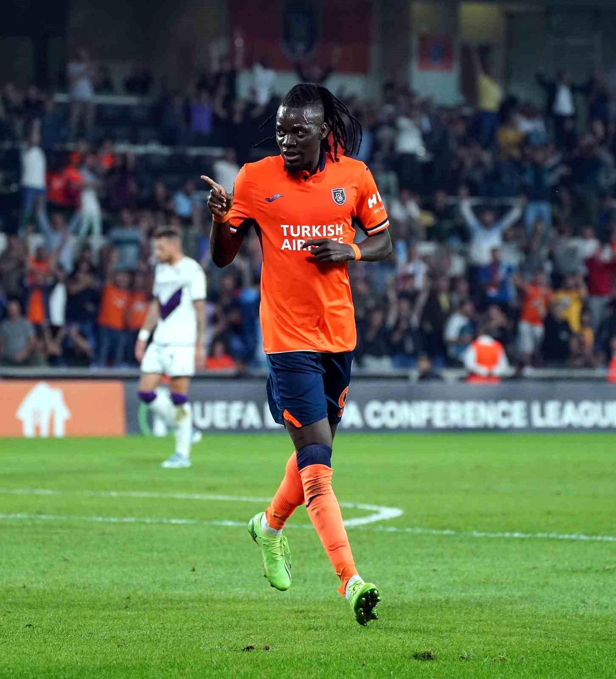 Başakşehir, Bertrand Traore\'nin sözleşmesini feshetti