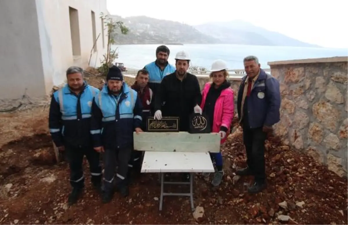 Bulunan taş kitabe, tarihi caminin yaşını ortaya çıkardı