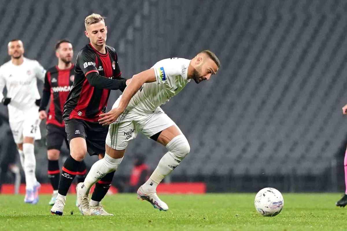 Cenk Tosun, Süper Lig\'de gol sayısını 9\'a çıkarttı