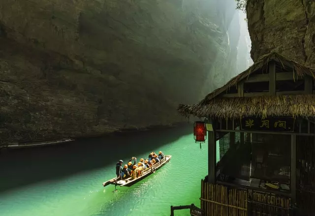 Çin'in Pingshan Kanyonu Turistlerin İlgi Odağı Haline Geldi