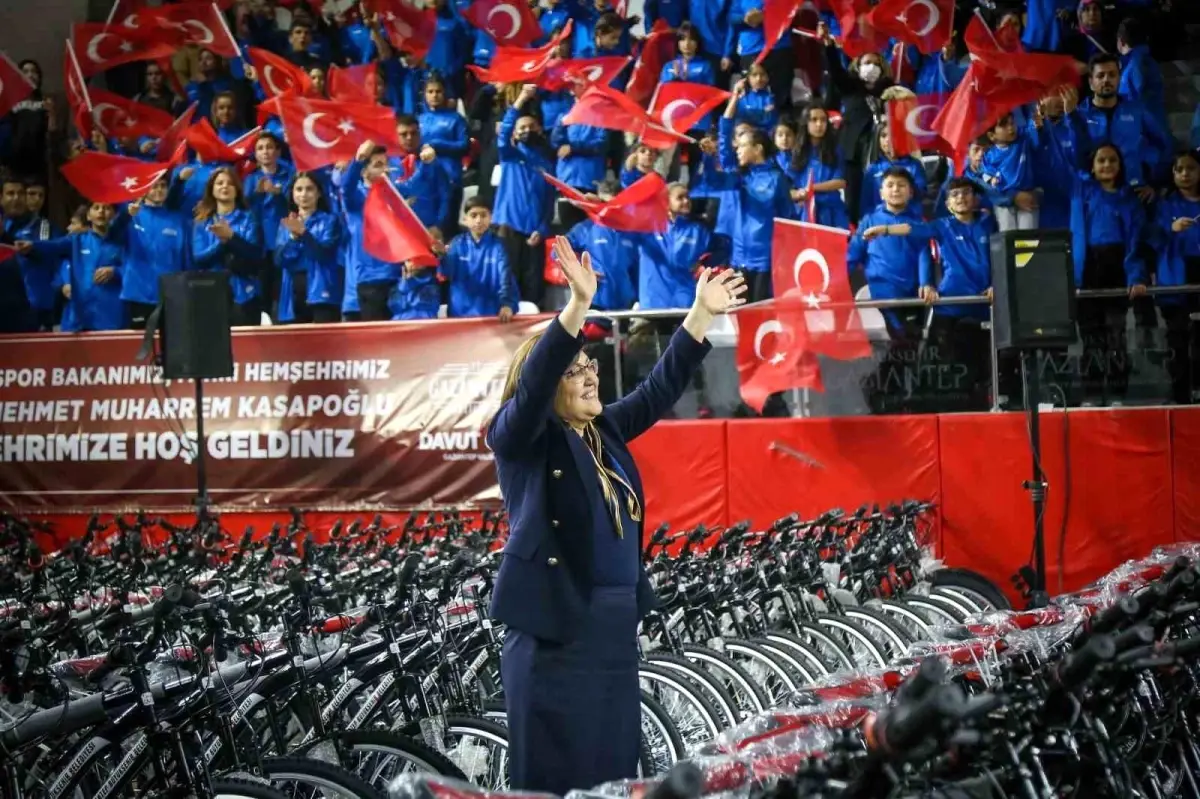 Gaziantep\'te bin 500 lisanslı sporcuya bisiklet dağıtıldı