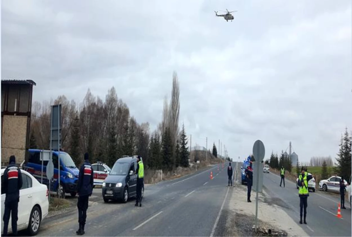 Eskişehir\'de jandarmadan helikopter destekli trafik denetimi