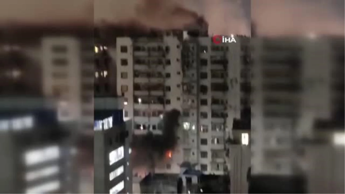 Hindistan\'da 13 katlı binada yangın: 14 ölü, 12 yaralı