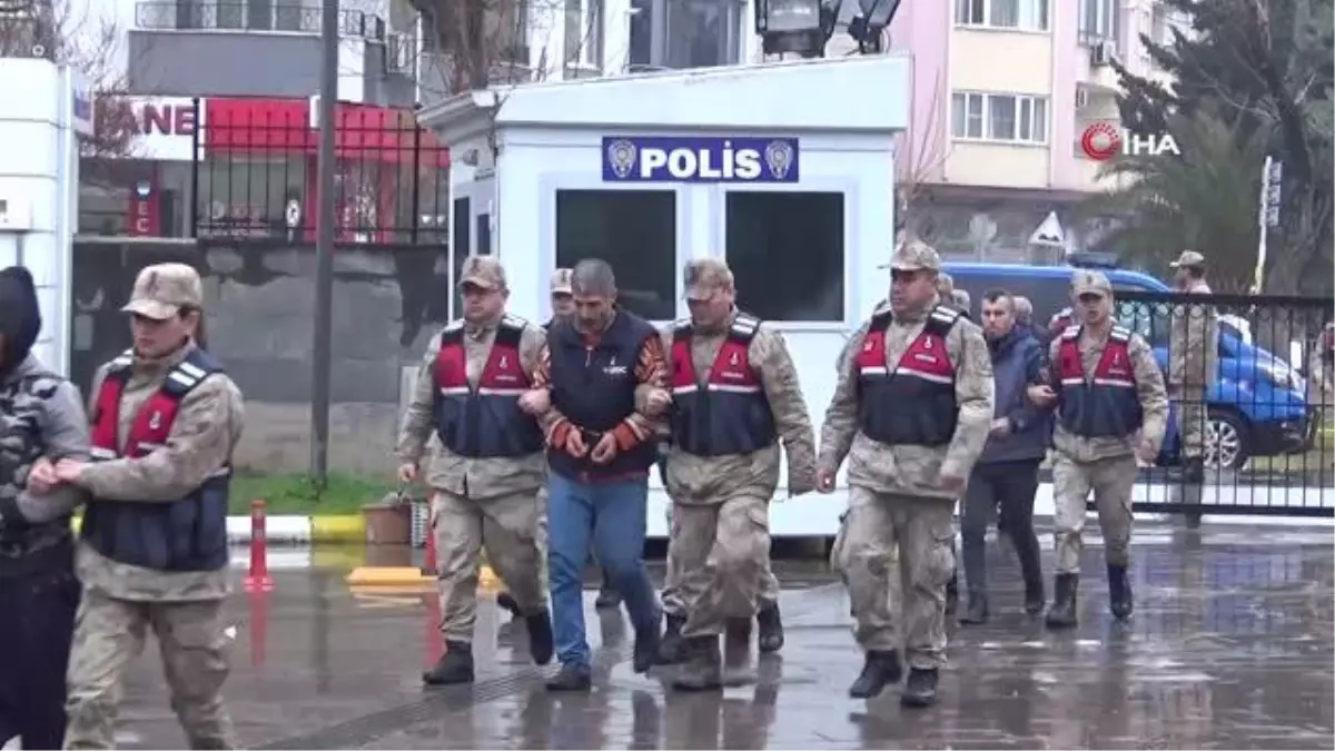 Muhtarlık seçiminden 5 gün sonra ölü bulunmuştu... Lastik izinden yola çıkan ekipler 14 yıl sonra zanlıları yakaladı