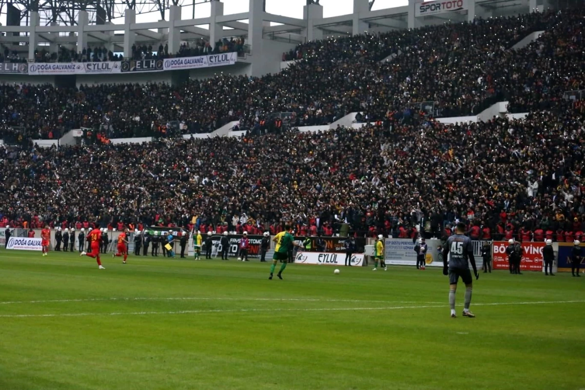 TFF 2. Lig ve BAL\'da mücadele eden Diyarbakır takımları 3 puana 1 golle uzandı