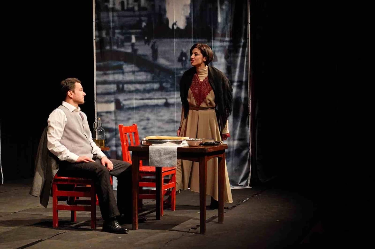 Ayvalık Belediye Tiyatrosu\'ndan, Mübadelenin 100. Yılına özel oyun; "Seni Alırsa Fırtına"