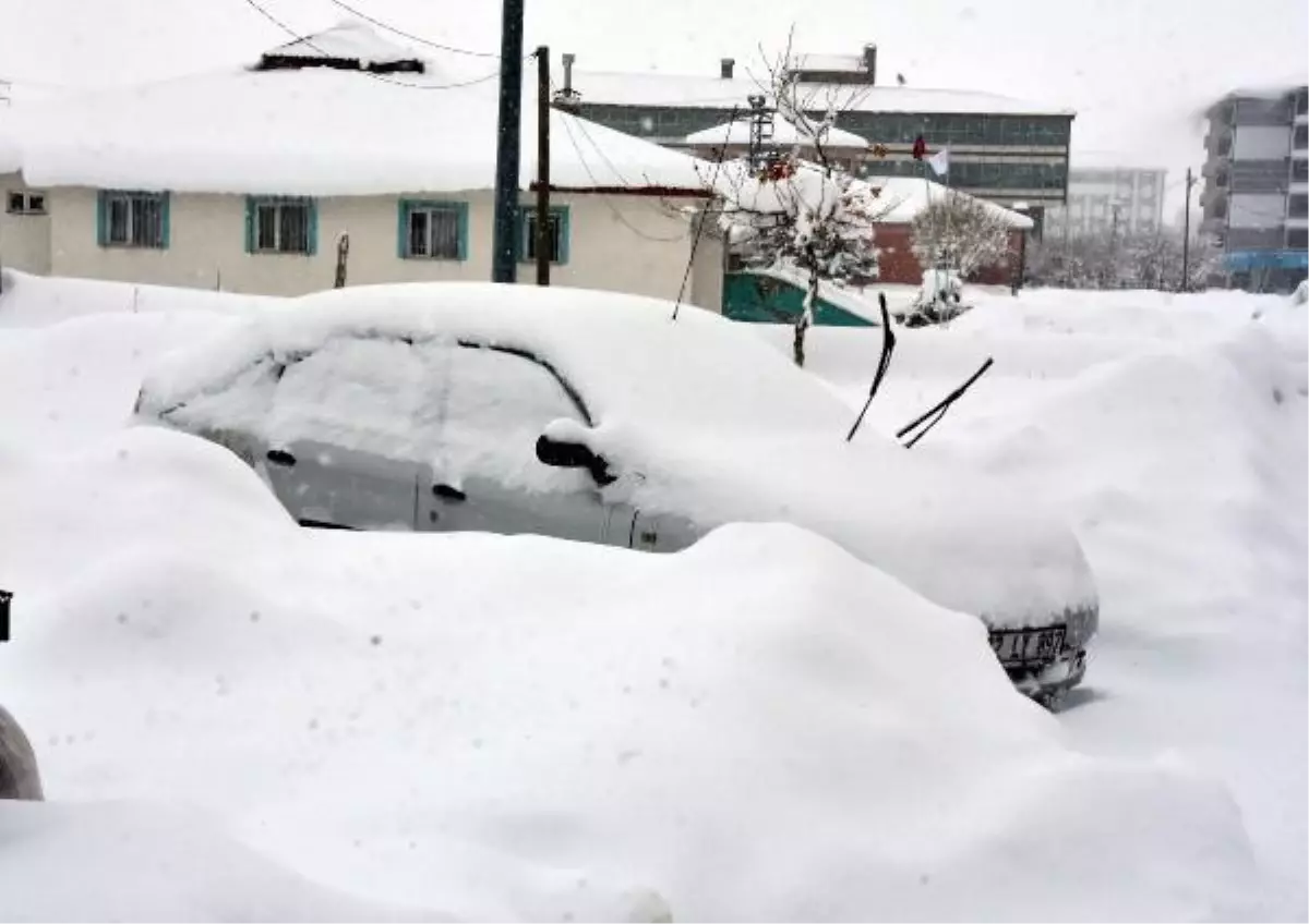 BİTLİS\'TE 82 KÖY YOLU, KARDAN KAPANDI