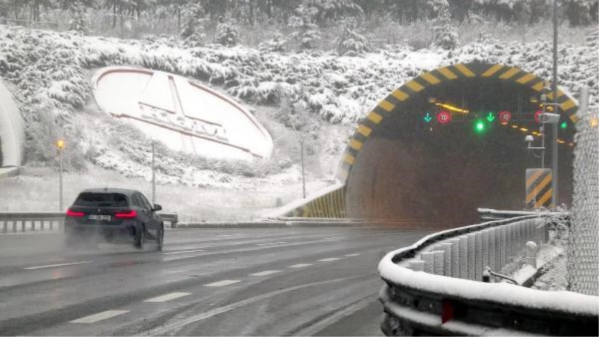 Bolu Dağı geçişinde kar yağışı ve sis