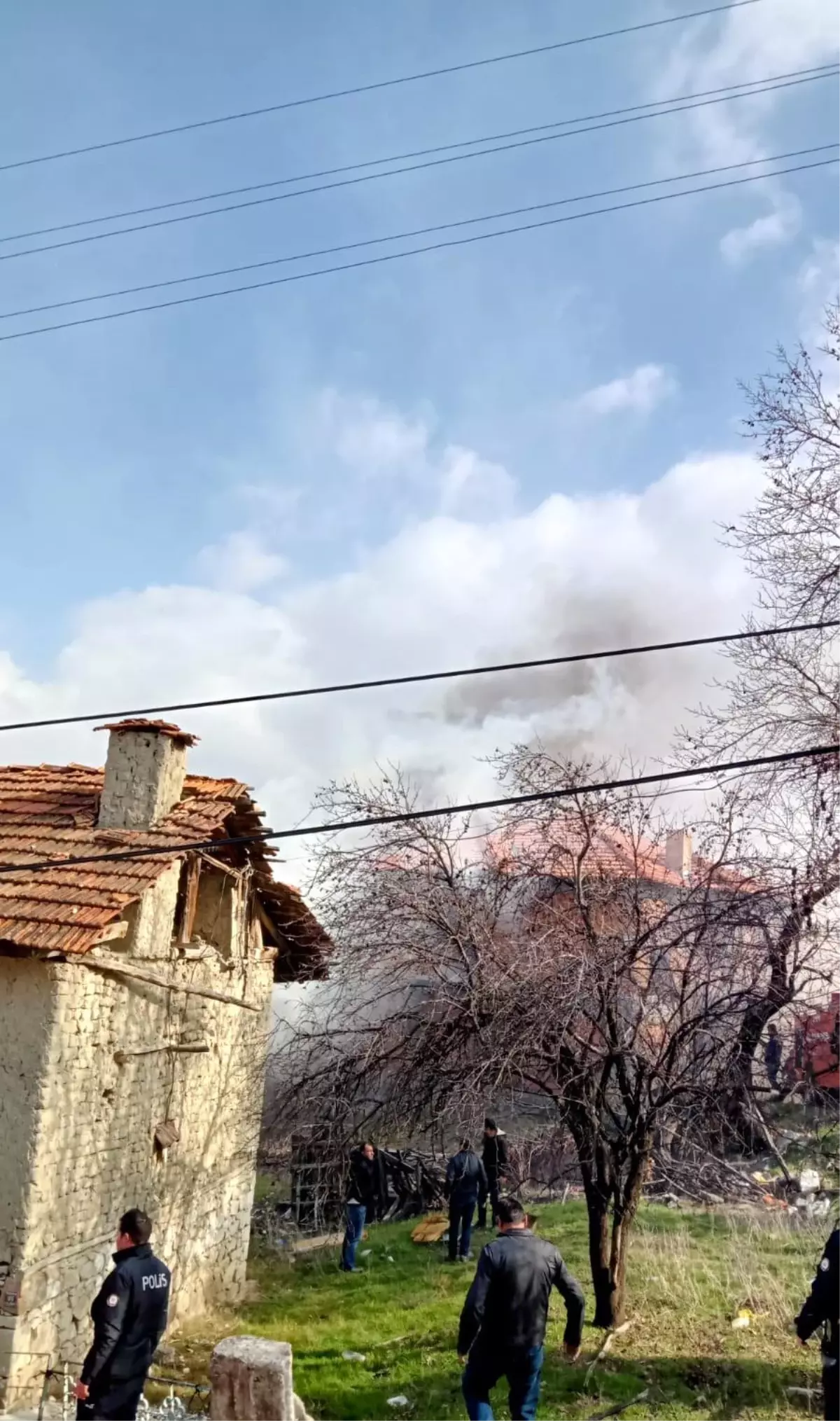 Burdur\'da iki katlı müstakil bina alevlere teslim oldu