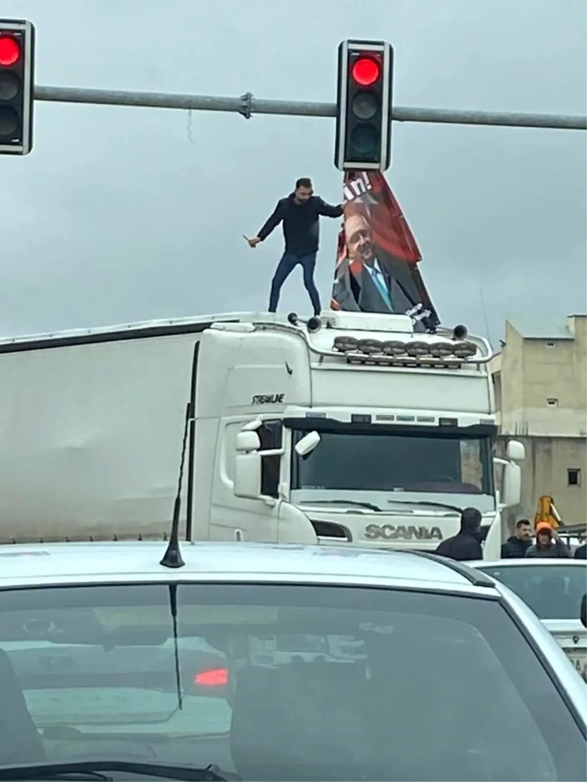 CHP\'liler kendilerini yalanladı: Önce polisi suçladılar, sonra özür dilediler