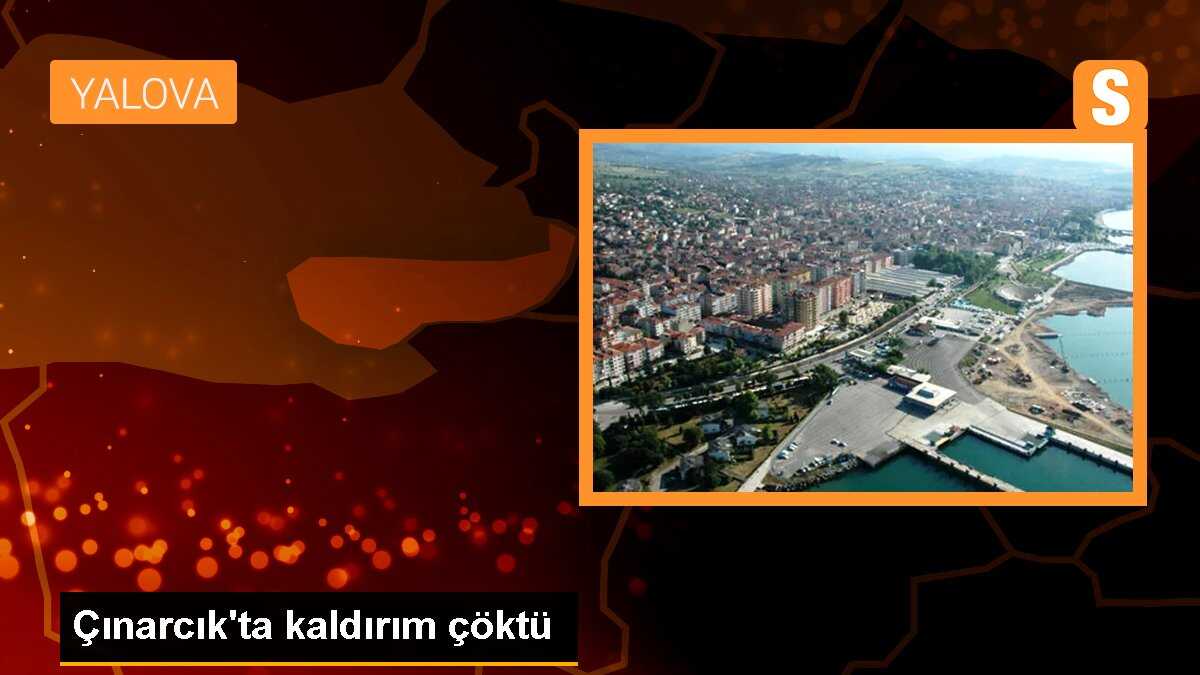 Çınarcık\'ta kaldırım çöktü