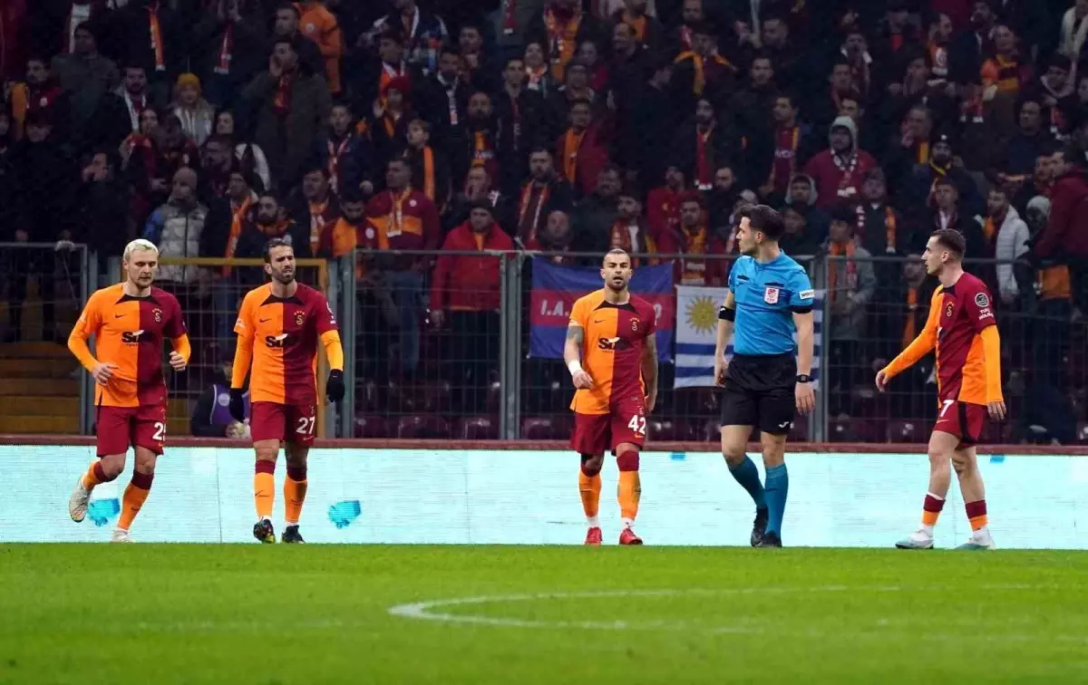 Galatasaray\'da sınırdaki kart görmedi