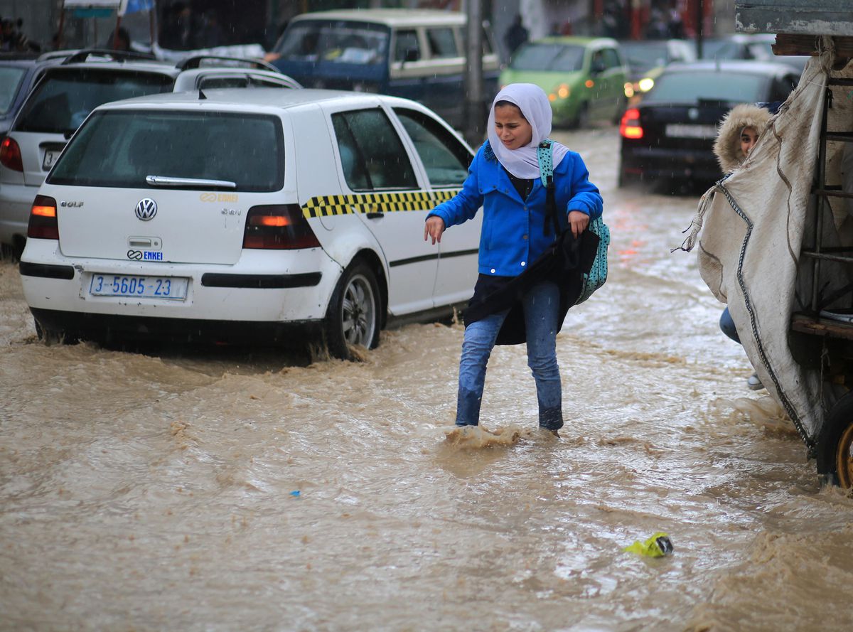 Gazze\'de Sel Hayatı Olumsuz Etkiledi
