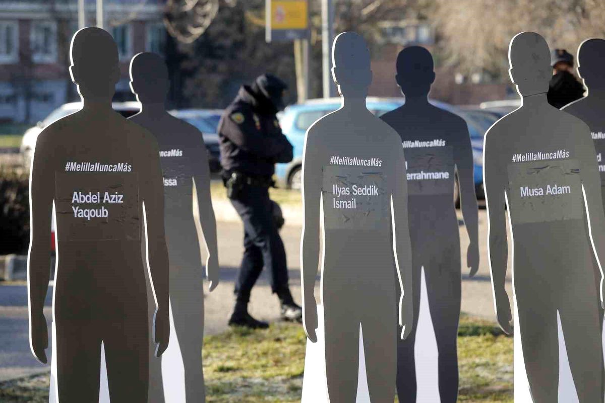 İspanya\'da göçmen ölümlerine karşı anlamlı protesto