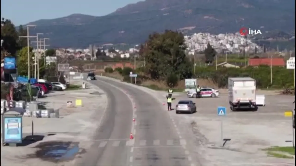 İzmir\'de jandarmadan \'İHA\' destekli trafik denetimi