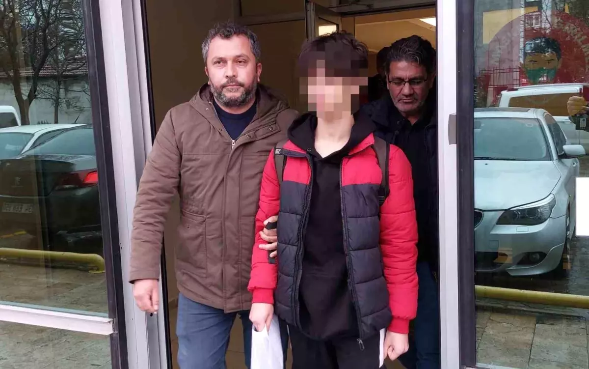 Kanser hastası annesini darp ettiği için ağabeyini öldüren lise öğrencisi tutuklandı