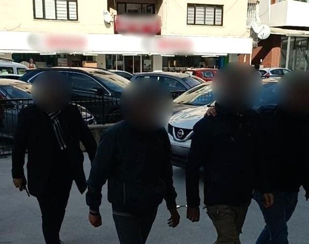 Kuşadası\'nda aranan şüpheliler polis ekiplerine takıldı