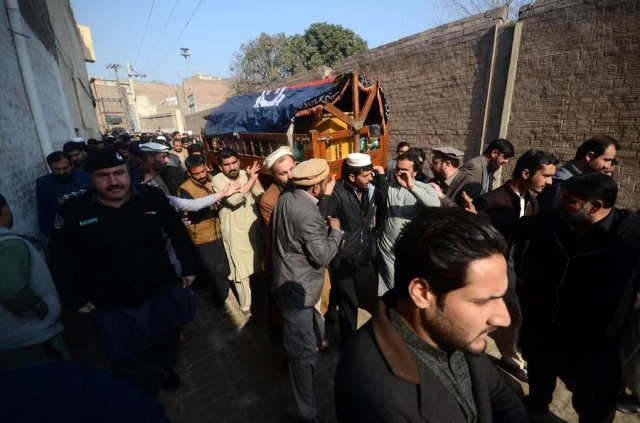Pakistan'daki İntihar Saldırısında Ölü Sayısı 100'e Yükseldi