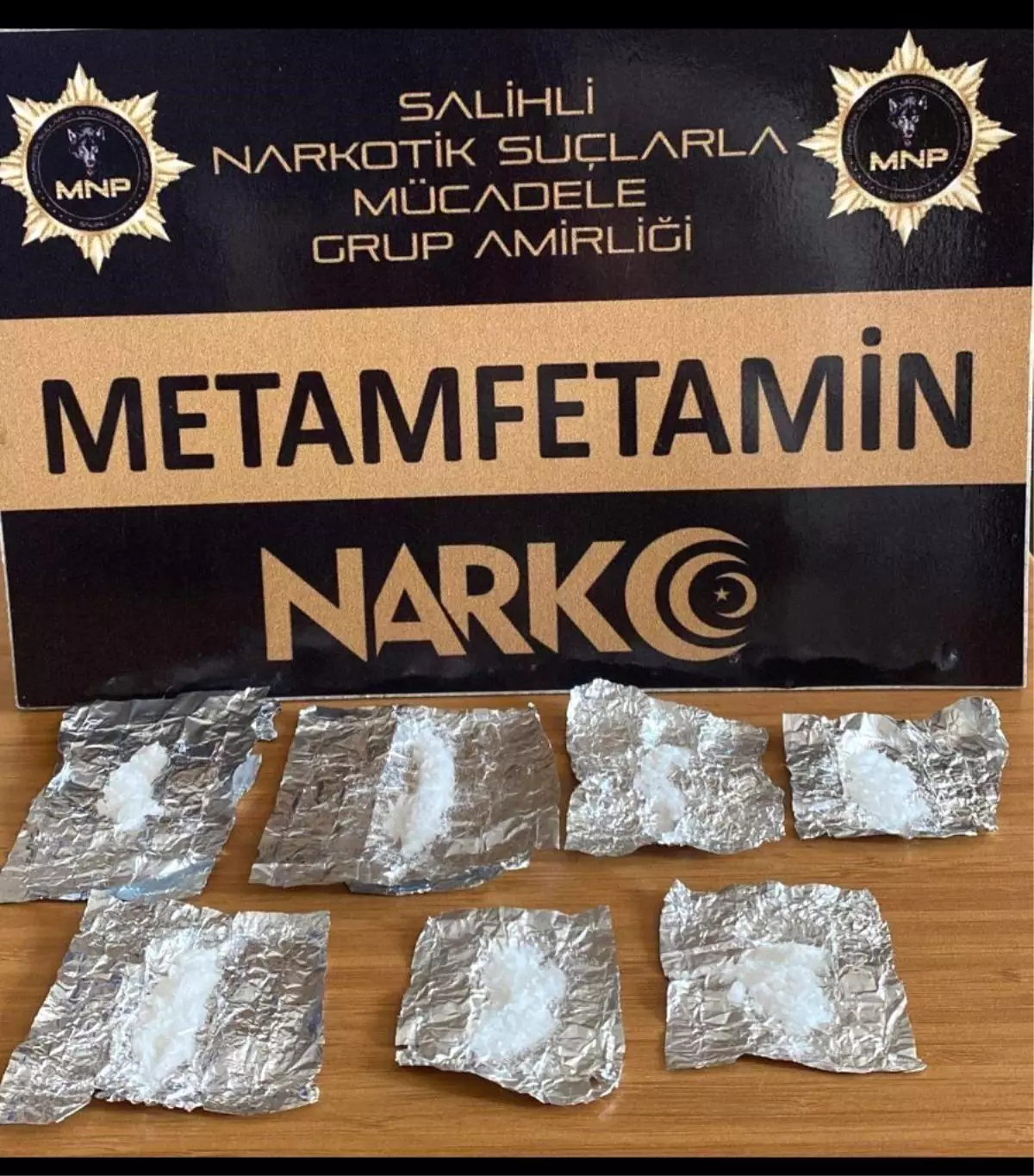 Salihli\'de şüphelinin üzerinden metamfetamin çıktı