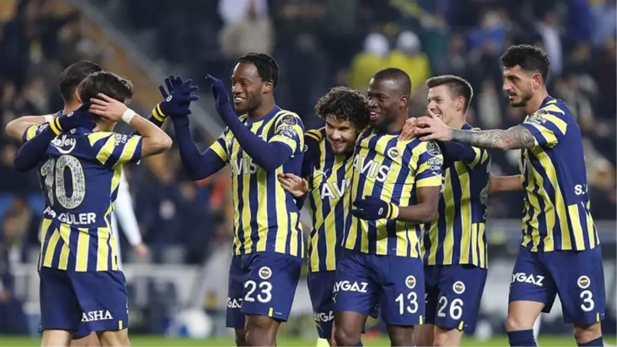 Yapacakları bir faulün bedeli çok ağır olabilir! Fenerbahçe\'nin 8 yıldız futbolcusu sınırda