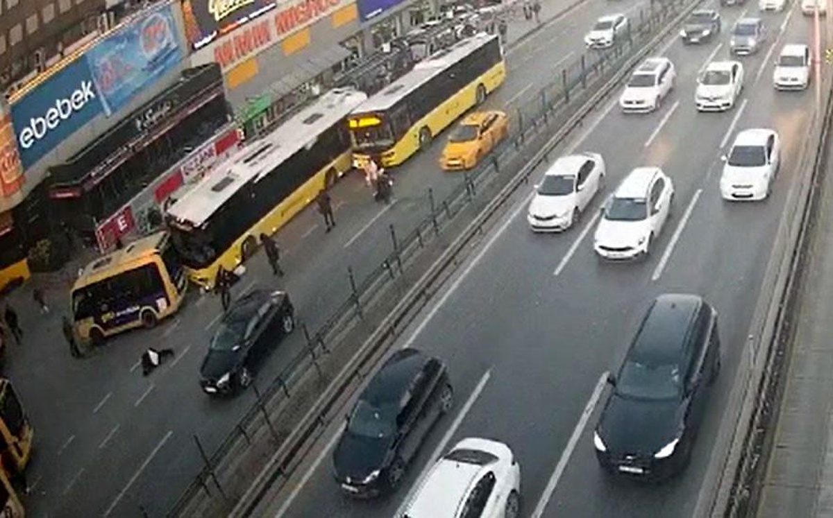 Bahçelievler\'de 1 kişinin öldüğü 5 kişinin yaralandığı İETT otobüsü kazası kamerada