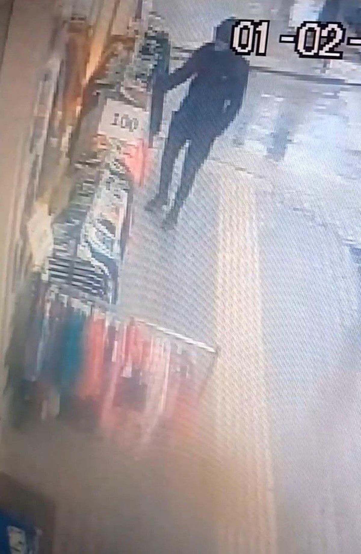 Bursa\'da pes dedirten hırsızlık...Eşofman çalarak kayıplara karıştı
