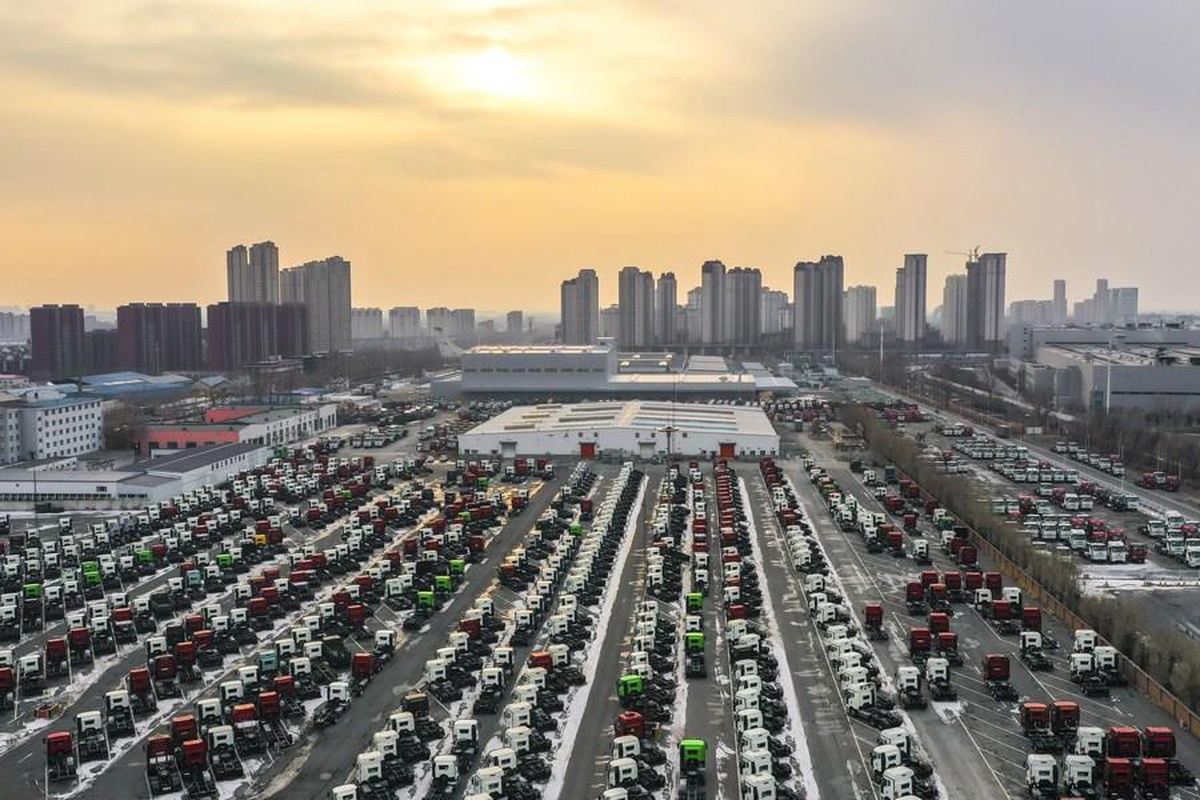Çinli Kamyon Üreticisi Faw Jiefang Tam Üretime Başladı