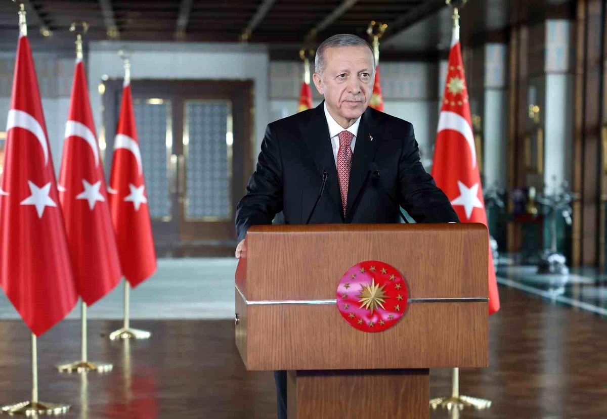 Cumhurbaşkanı Erdoğan: "Türkiye\'nin bölünmüş yol uzunluğunun 2023\'te 30 bin kilometre olacak"