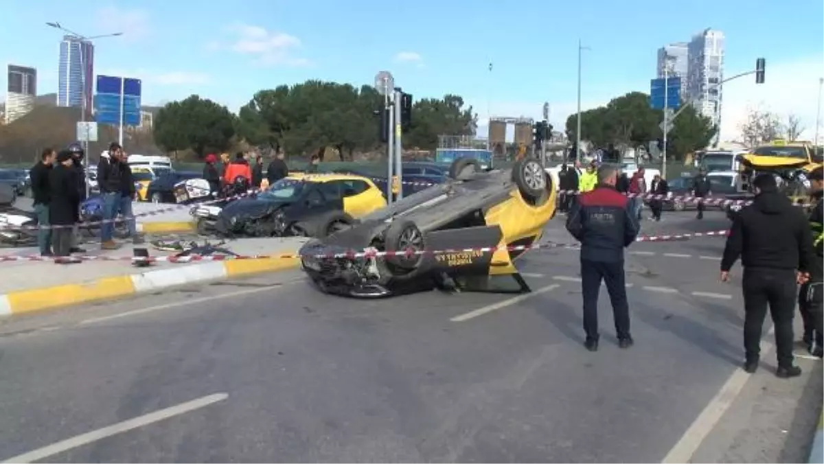 KARTAL\'DA 3 ARACIN KARIŞTIĞI KAZADA 1 KİŞİ YARALANDI